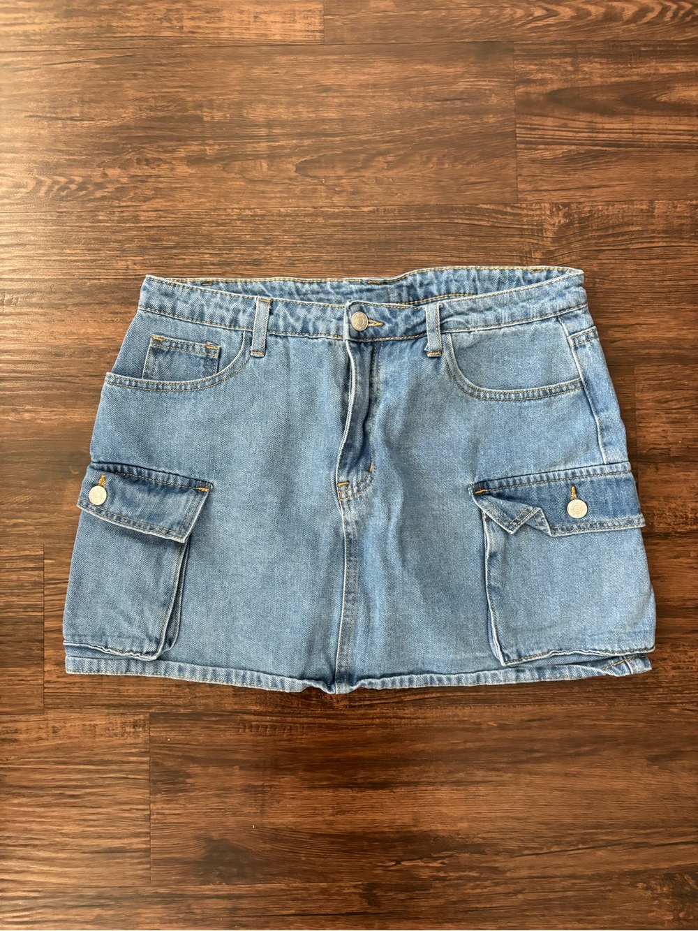SHEIN Light Wash Denim Cargo Mini Shorts
